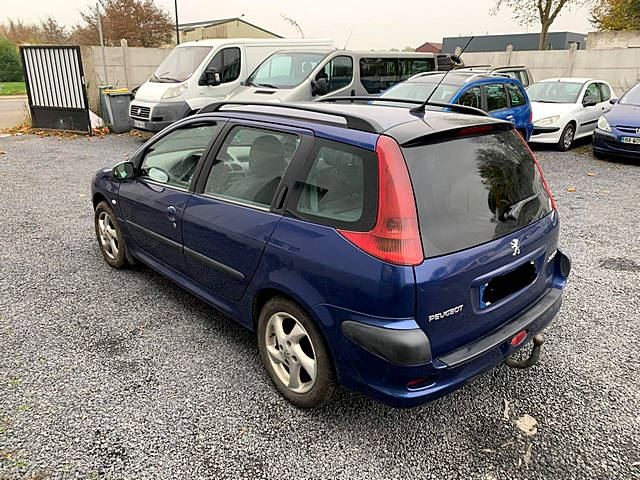 <h1>PEUGEOT 206 2004</h1>