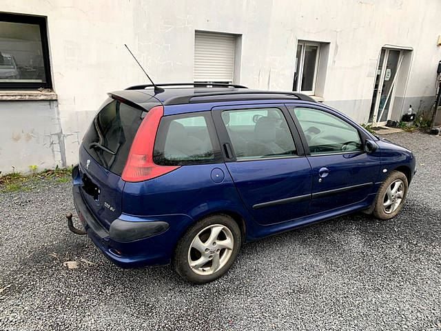 <h1>PEUGEOT 206 2004</h1>