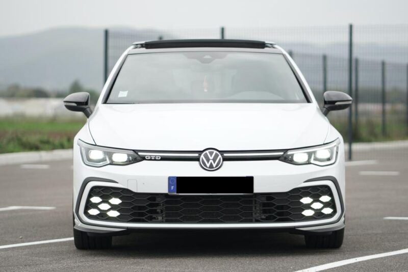 <h1>VOLKSWAGEN GOLF 2021</h1>