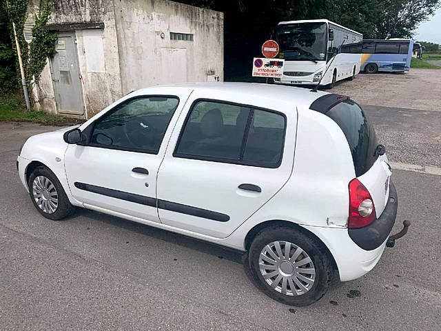 <h1>RENAULT CLIO II 2004</h1>